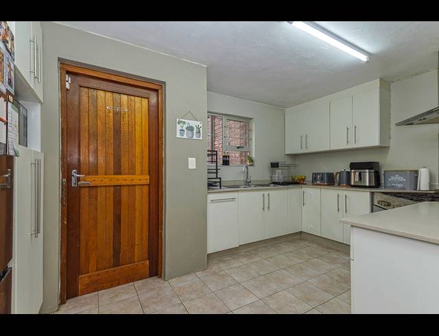 5 BEDROOM DUPLEX FOR SALE IN WESTVILLE